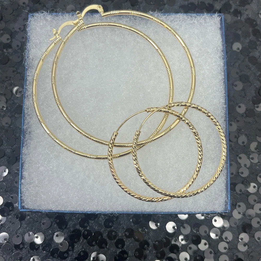 NEW set of Laminated Gold Arracadas Two pairs two‎ sizes
